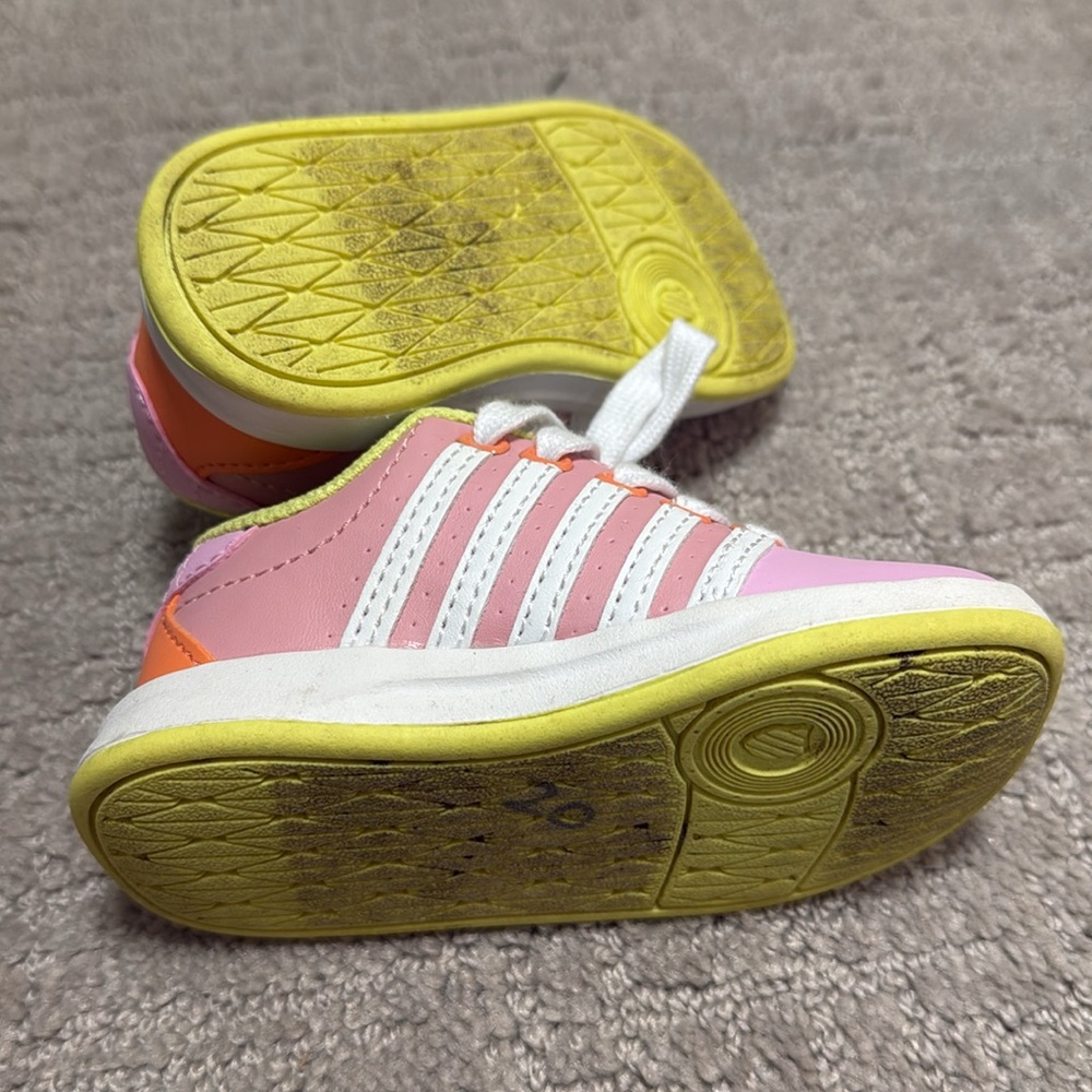 K-Swiss - Picture 3 of 3